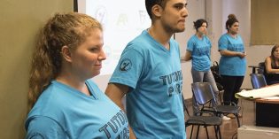 Convocan a estudiantes de la FHyCS a formar parte de Tutores Pares 2018 Convocan a estudiantes de la FHyCS a formar parte de Tutores Pares 2018