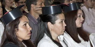FHyCS saluda a los graduados/as en su día FHyCS saluda a los graduados/as en su día