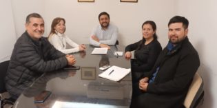 El Colegio de Psicólogos y la Facultad firman acuerdo de cooperación El Colegio de Psicólogos y la Facultad firman acuerdo de cooperación