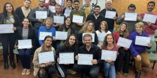 Entrega de certificados a integrantes del Ensamble Coral de la UNaM Entrega de certificados a integrantes del Ensamble Coral de la UNaM
