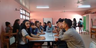 Los chicos toman la palabra en FM Universidad